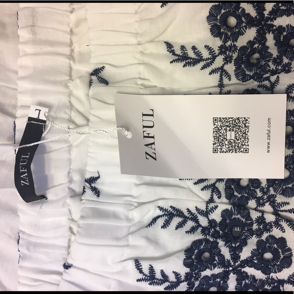 Crop top and shorts - Picture 4 of 6